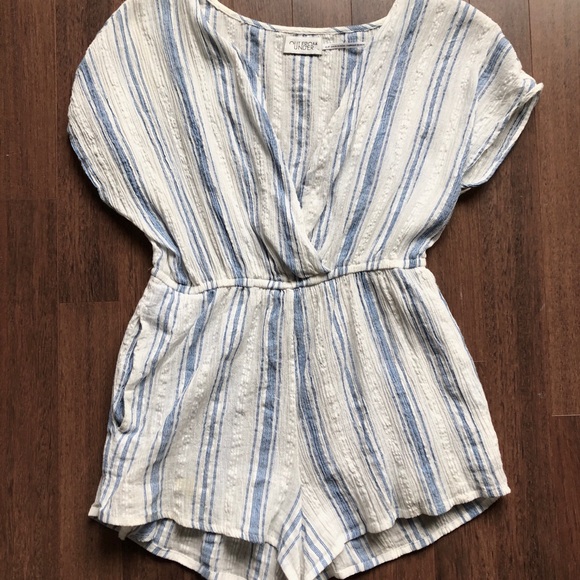 Striped blue and white romper - Picture 1 of 2
